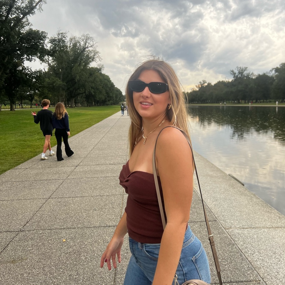 Meet your Posher, Lauren
